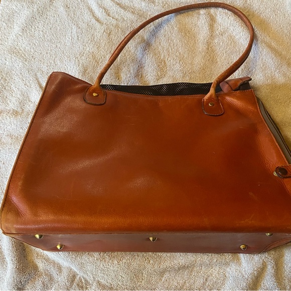 Genuine Leather Pet Carrier Purse (small/15lbs) - Picture 14 of 14